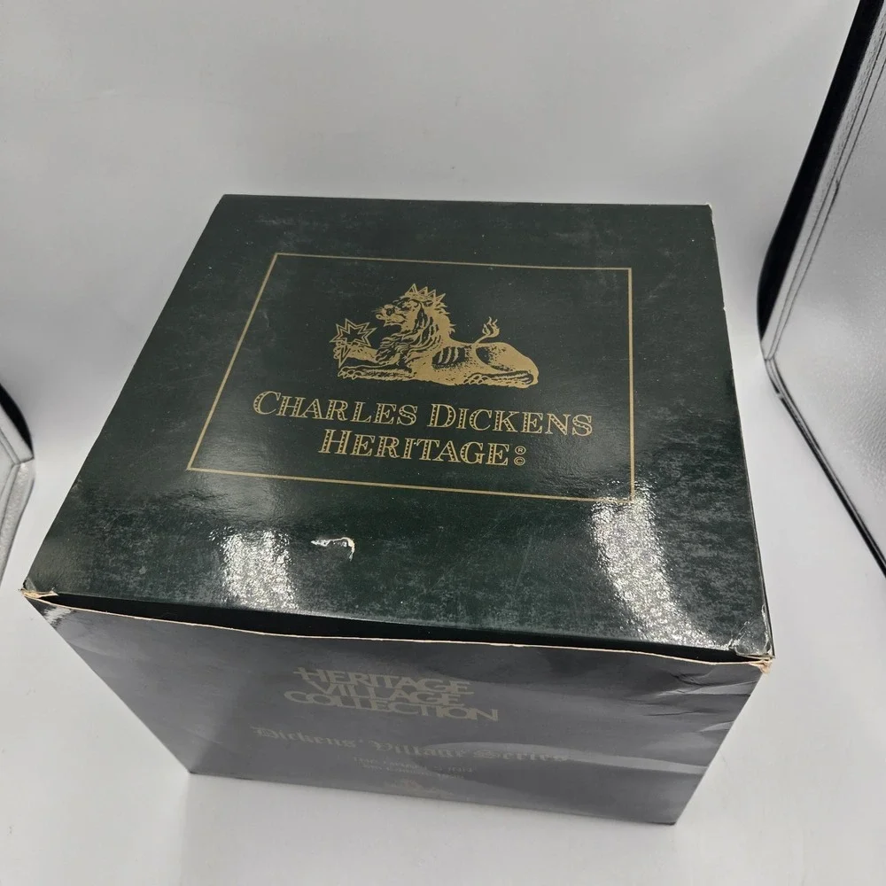 Dept 56 Dickens Village The Grapes Inn 1996 5th Edition Lighted w Box Euc Works